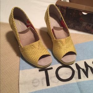 Tom’s shoes
